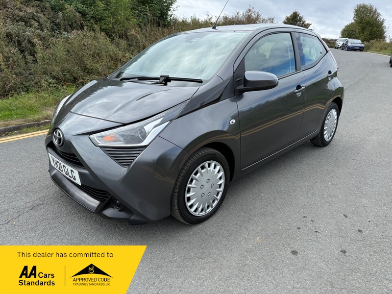 2021 Toyota Aygo Vvt-I X-Play Tss in Grey — image 1