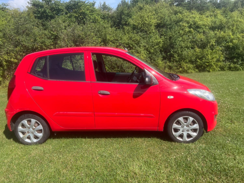2011 Hyundai I10 1.2 Classic in Red — image 1