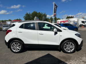 2016 Vauxhall Mokka 1.6i Exclusiv 2WD Euro 6 (s/s) 5dr in White — image 6