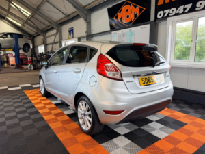 2016 Ford Fiesta 1.0t Ecoboost Titanium Hatchback 5dr Petrol Manual Euro 6 (s/s) (100 Ps) in Silver — image 4