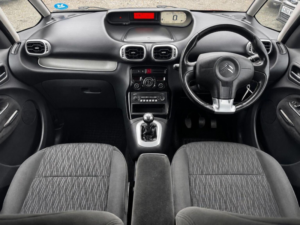 2011 Citroen C3 Picasso 1.6 Hdi Exclusive Euro 5 5dr in Red — image 3