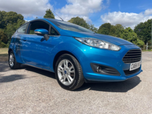 2015 Ford Fiesta 1.25 Zetec Euro 5 3dr in Blue — image 2