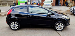 2016 Ford Fiesta 1.0 T Ecoboost Titanium in Black — image 2