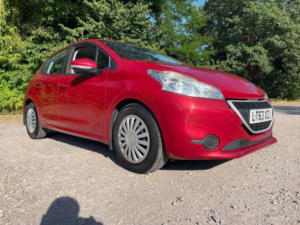 2013 Peugeot 208 1.4 Hdi Access+ Euro 5 5dr in Red — image 2