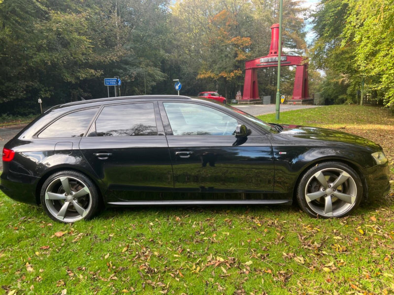 2015 Audi A4 Avant 2.0 Tdi Black Edition in Black — image 1