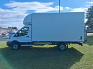 2021 Ford Transit 2.0 350 Ecoblue Luton Tail Lift 2dr Diesel Manual Rwd L4 Euro 6 (s/s) (drw) (130 Ps) in White — image 2