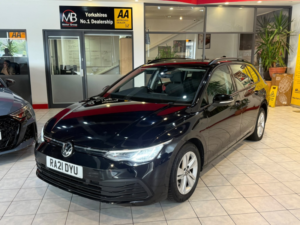 2021 Volkswagen Golf 1.5 Etsi Mhev Life in Black — image 5