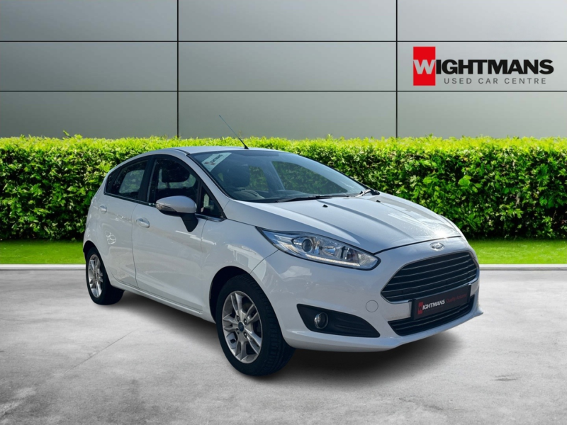 2017 Ford Fiesta Hatchback 2012 - 2017 in White — image 1