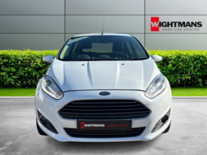 2017 Ford Fiesta Hatchback 2012 - 2017 in White — image 2