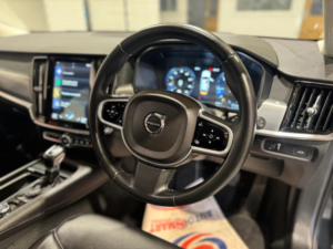 2018 Volvo V90 2.0 D4 Momentum Auto Euro 6 (s/s) 5dr in Grey — image 2