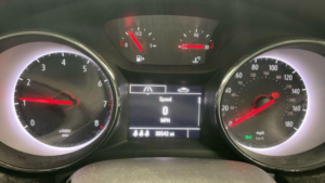 2017 Vauxhall Astra 1.4i Turbo Elite Euro 6 5dr in Red — image 5