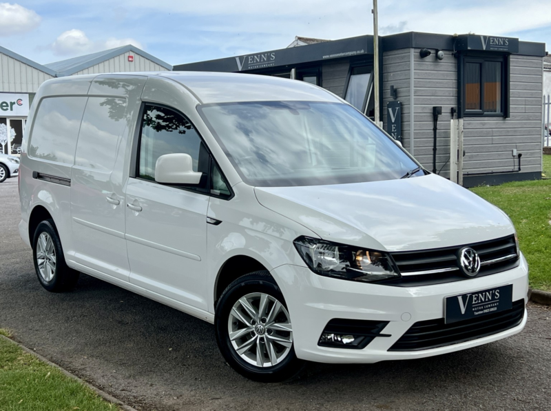 2016 Volkswagen Caddy Maxi 2.0 Tdi C20 Bluemotion Tech Highline in White — image 1