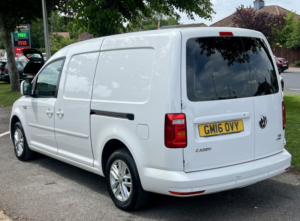 2016 Volkswagen Caddy Maxi 2.0 Tdi C20 Bluemotion Tech Highline in White — image 5