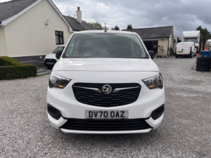 2020 Vauxhall Combo 1.5 Turbo D 2300 Sportive in White — image 3