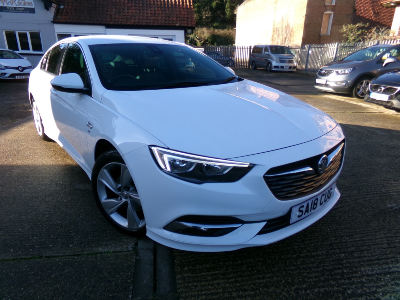 2018 Vauxhall Insignia 1.5 I Turbo Sri Vx Line Nav in White — image 1