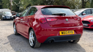 2013 Alfa Romeo Giulietta 1.4 Tb Multiair Sportiva Euro 5 (s/s) 5dr in Red — image 3