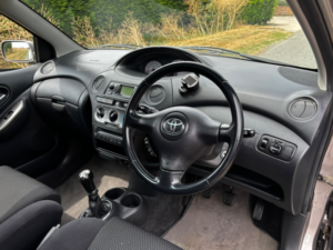 2005 Toyota Yaris 1.5 Vvt-I T Sport in Silver — image 2