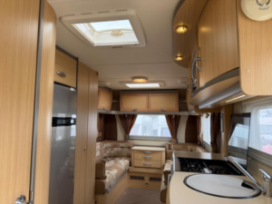 2010 Bessacarr E520 Fiat Ducato Motorhome 2 Berth in White — image 2