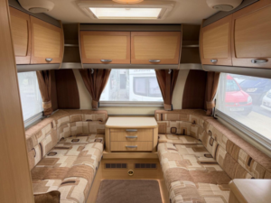 2010 Bessacarr E520 Fiat Ducato Motorhome 2 Berth in White — image 4