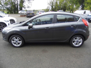 2015 Ford Fiesta 1.25 Zetec Euro 6 5dr in Grey — image 5