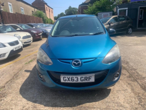 2013 Mazda Mazda2 1.3 Venture Euro 5 5dr in Blue — image 2
