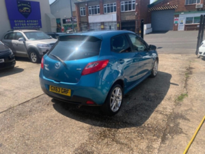 2013 Mazda Mazda2 1.3 Venture Euro 5 5dr in Blue — image 4