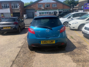 2013 Mazda Mazda2 1.3 Venture Euro 5 5dr in Blue — image 6