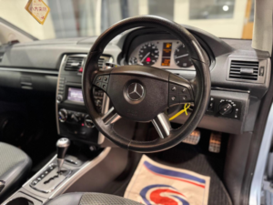2011 Mercedes-Benz B Class 1.5 B160 Sport CVT 5dr in Blue — image 2