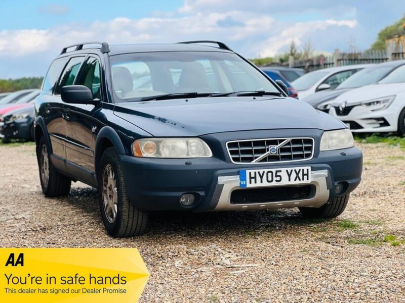 2005 Volvo Xc70 2.4 D5 Se 5dr in Blue — image 1