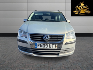 2009 Volkswagen Touran 1.9 Tdi S in Silver — image 2