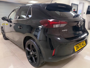 2020 Vauxhall Corsa 1.2 Turbo Elite Nav Premium Hatchback 5dr Petrol Manual Euro 6 (s/s) (100 Ps) in Multicolour — image 3