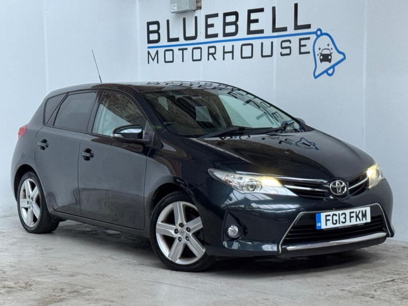 2013 Toyota Auris 1.6 V-Matic Sport Euro 5 5dr in Grey — image 1