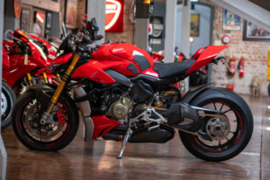 2022 Ducati Streetfighter V4s *lots Of Upgrades - 1 Former Keeper* in Red — image 3