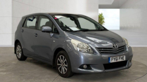 2011 Toyota Verso 1.8 V-Matic Tr Multidrive S Euro 5 5dr in Blue — image 2