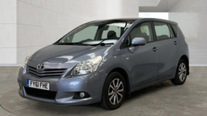 2011 Toyota Verso 1.8 V-Matic Tr Multidrive S Euro 5 5dr in Blue — image 3