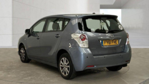 2011 Toyota Verso 1.8 V-Matic Tr Multidrive S Euro 5 5dr in Blue — image 4