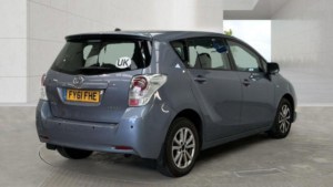 2011 Toyota Verso 1.8 V-Matic Tr Multidrive S Euro 5 5dr in Blue — image 5