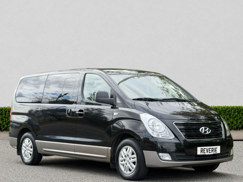 2018 Hyundai I800 2.5 Crdi Se Nav MPV 5dr Diesel Manual Euro 6 (136 Ps) in Black — image 1