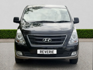 2018 Hyundai I800 2.5 Crdi Se Nav MPV 5dr Diesel Manual Euro 6 (136 Ps) in Black — image 2