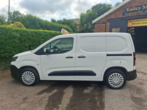 2019 Peugeot Partner 1.5 Bluehdi 1000 Professional Standard Panel Van Swb Euro 6 (s/s) 5dr in White — image 3