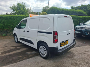 2019 Peugeot Partner 1.5 Bluehdi 1000 Professional Standard Panel Van Swb Euro 6 (s/s) 5dr in White — image 4