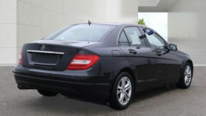 2013 Mercedes-Benz C Class 1.6 C180 Blueefficiency Executive Se G-Tronic+ Euro 5 (s/s) 4dr in Black — image 5
