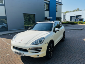 2012 Porsche Cayenne 3.0 Td V6 in White — image 6
