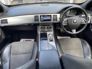 2015 Jaguar Xf 2.2d R-Sport Auto Euro 5 (s/s) 4dr in Blue — image 4