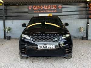 2019 Land Rover Range Rover Velar 2.0 D180 R-Dynamic in Black — image 2