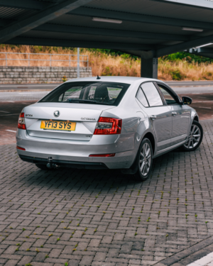 2013 Skoda Octavia 1.6 Tdi Elegance Hatchback 5dr Diesel DSG Euro 5 (s/s) (105 Ps) in Silver — image 5