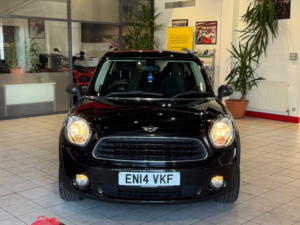 2014 MINI Countryman 1.6 One D Countryman in Black — image 3