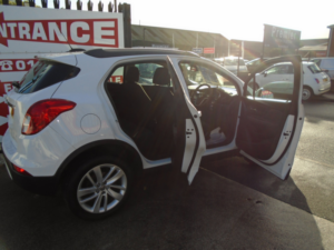 2017 Vauxhall Mokka X 1.6i Active SUV 5dr Petrol Manual Euro 6 (s/s) (115 Ps) in White — image 5