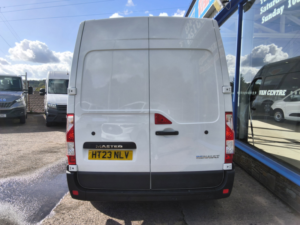 2023 Renault Master 2.3 Dci 35 Business+ Panel Van 4dr Diesel Manual Fwd Medium Roof Euro 6 135 Ps in White — image 6