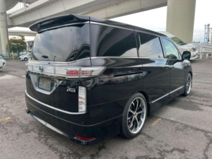 2016 Nissan Elgrand 2.5 Highway Star Premium 5dr 7 Seats in Black — image 4